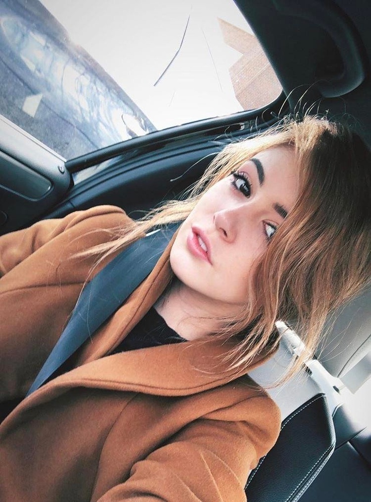 Chrissy Costanza