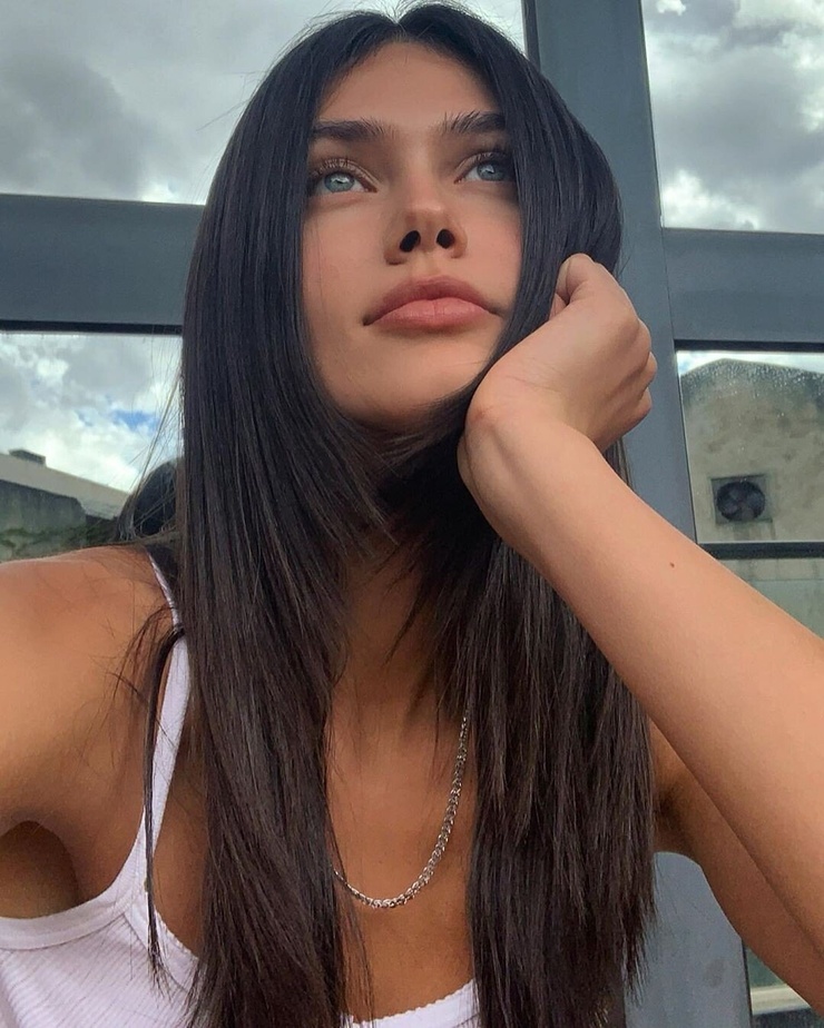 Vika Bronova Vika Bronova