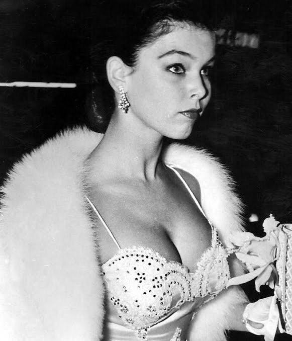 Yvonne Craig