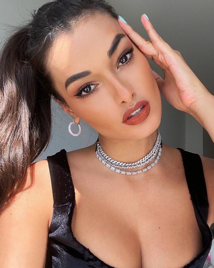 Gizele Oliveira Gizele Oliveira