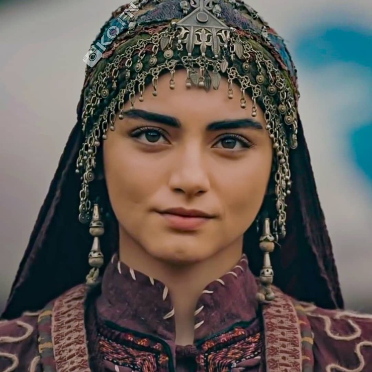 Özge Törer