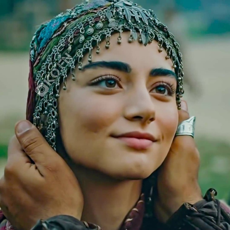 Özge Törer