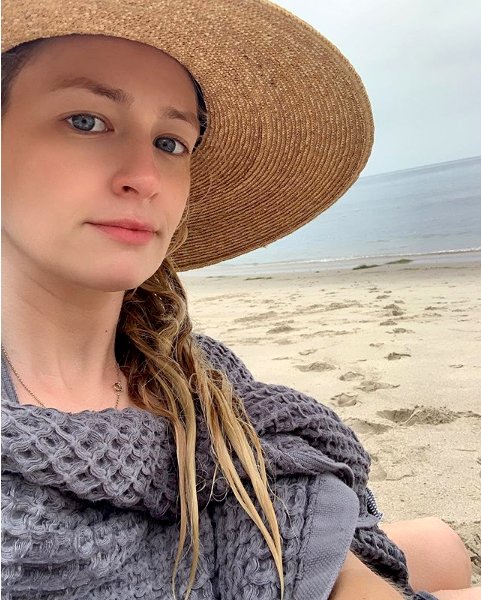 Beth Behrs Beth Behrs
