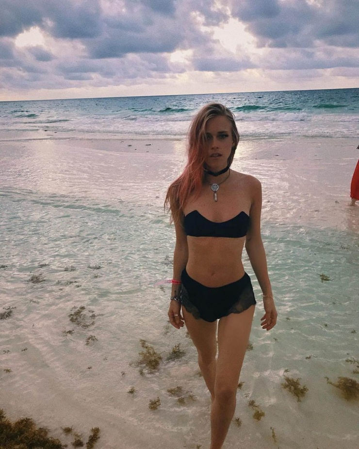Mary Charteris
