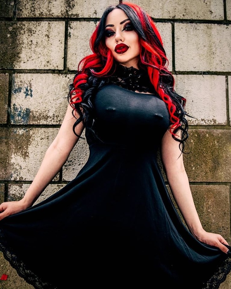 Picture of Dani Divine