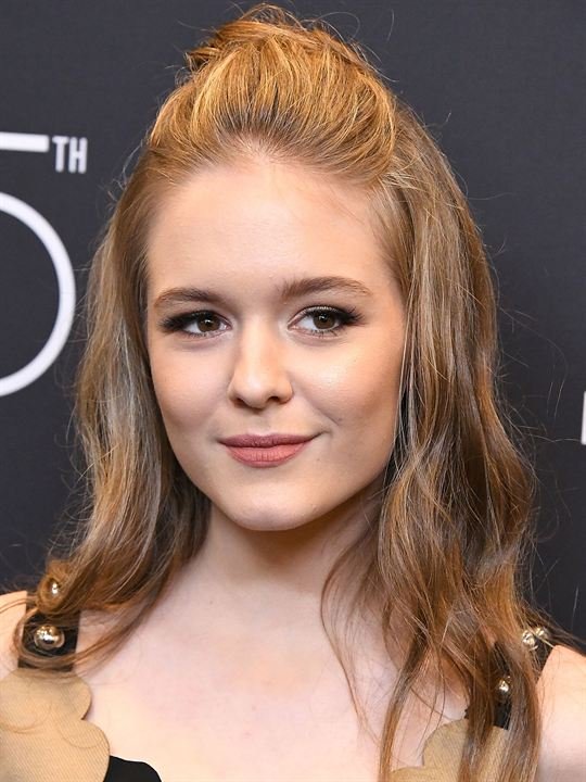 Izabela Vidovic Izabela Vidovic