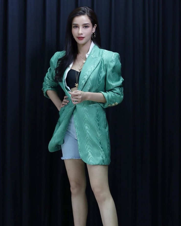 Wannarot Sonthichai