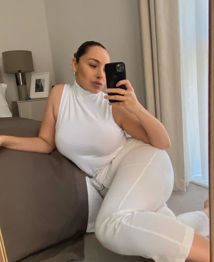 Jada Sezer