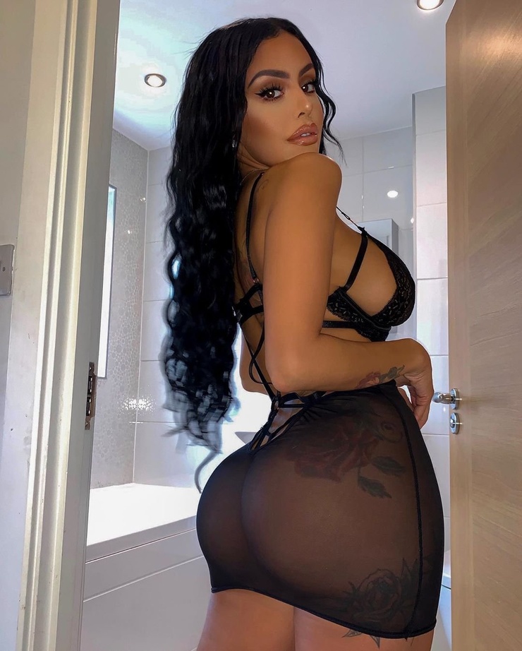 Chloe Saxon