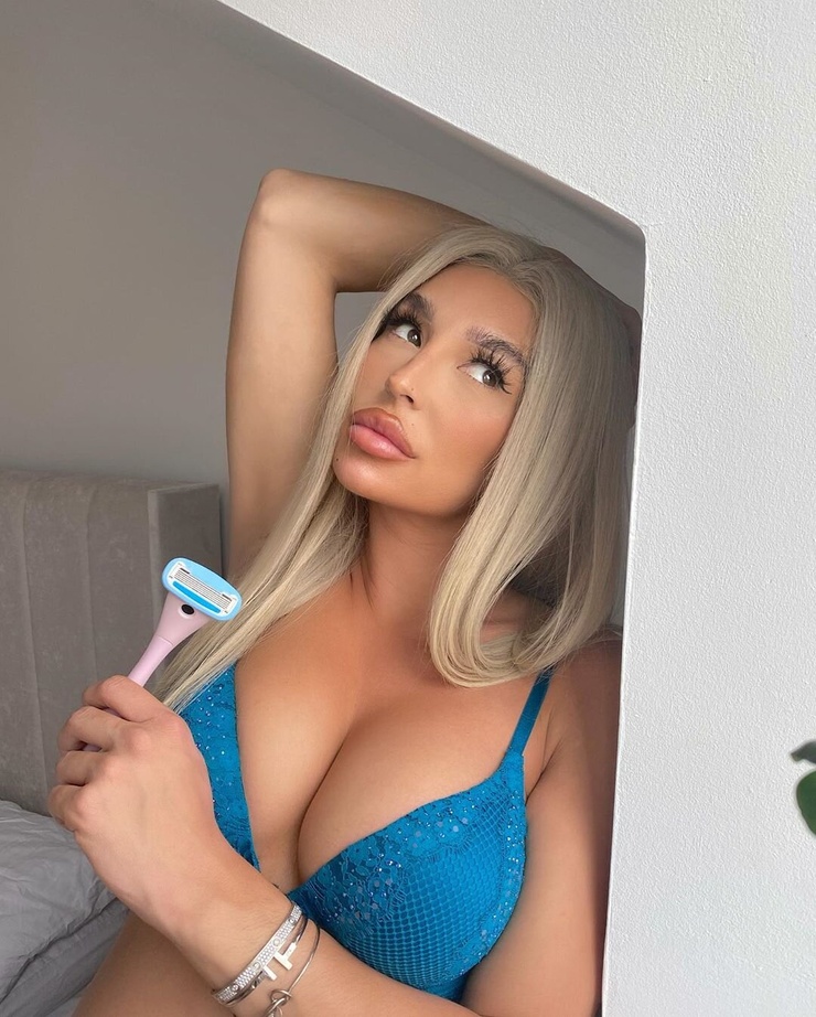 Erin Budina Erin Budina