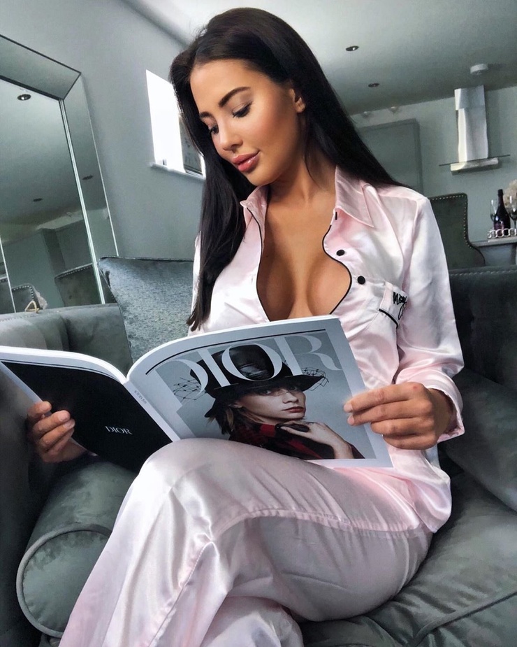 Yazmin Oukhellou