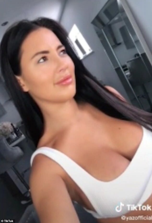 Yazmin Oukhellou