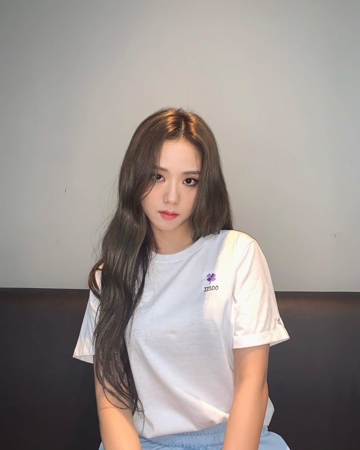 Picture of Kim Jisoo