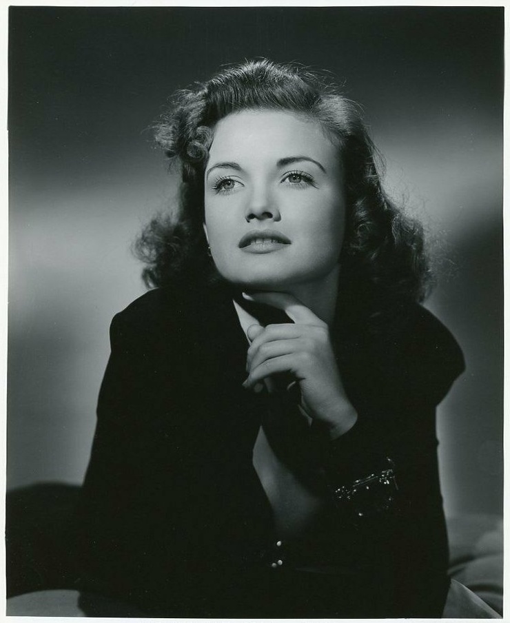 Lois Andrews