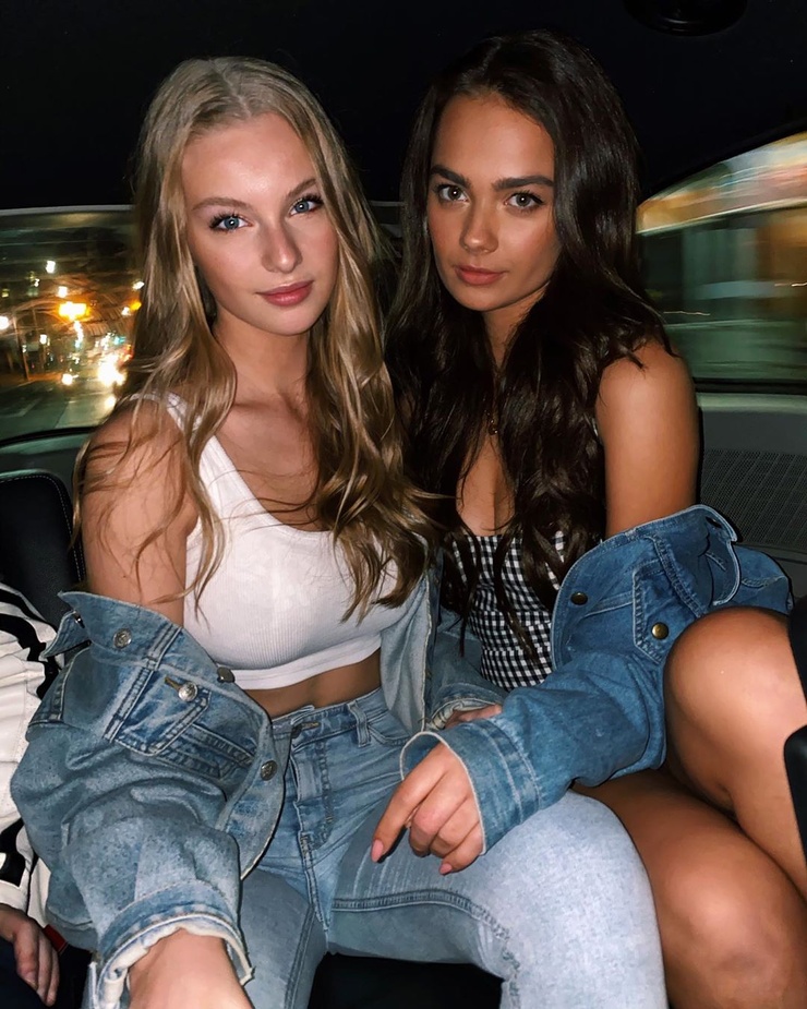 Chloe Vialaret Chloe Vialaret
