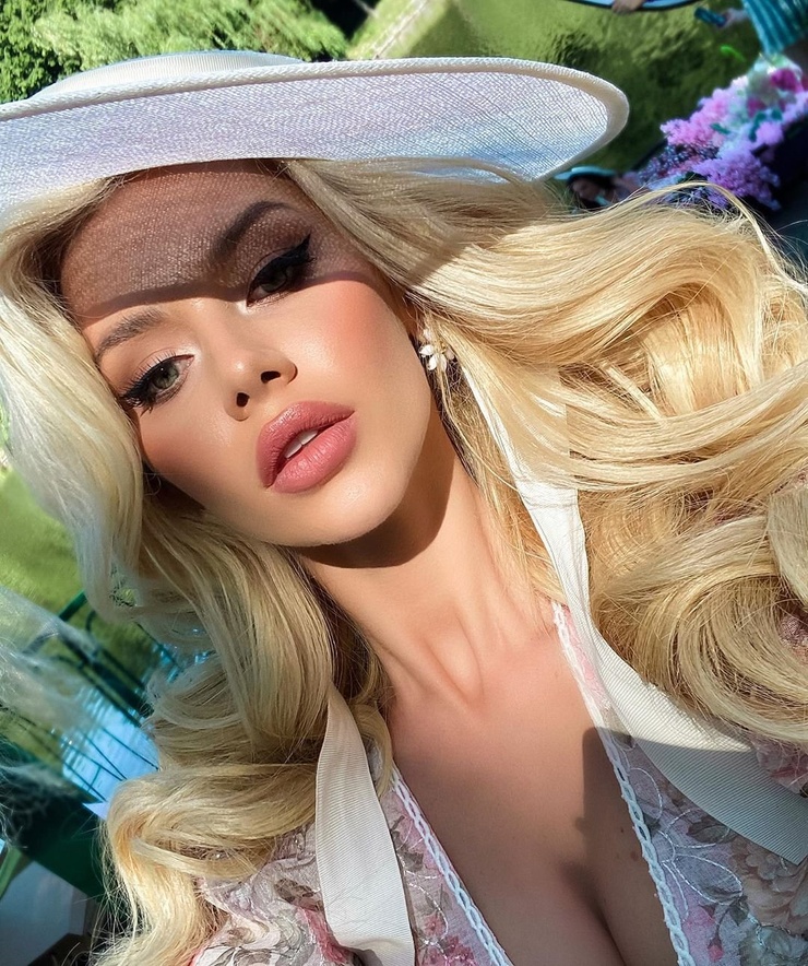 Viktoria Kristal Viktoria Kristal