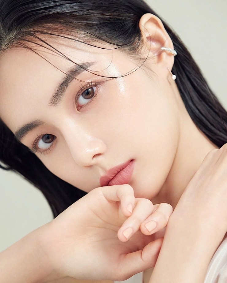 Suzu Hong Suzu Hong