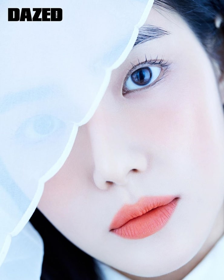 Suzu Hong Suzu Hong