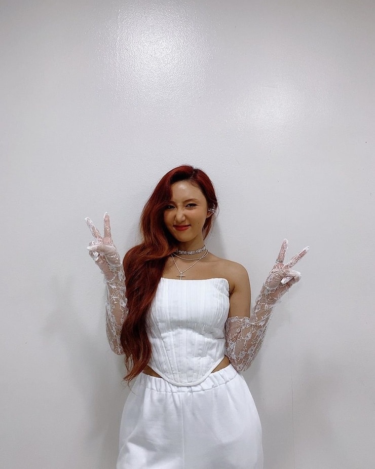 Hwasa image