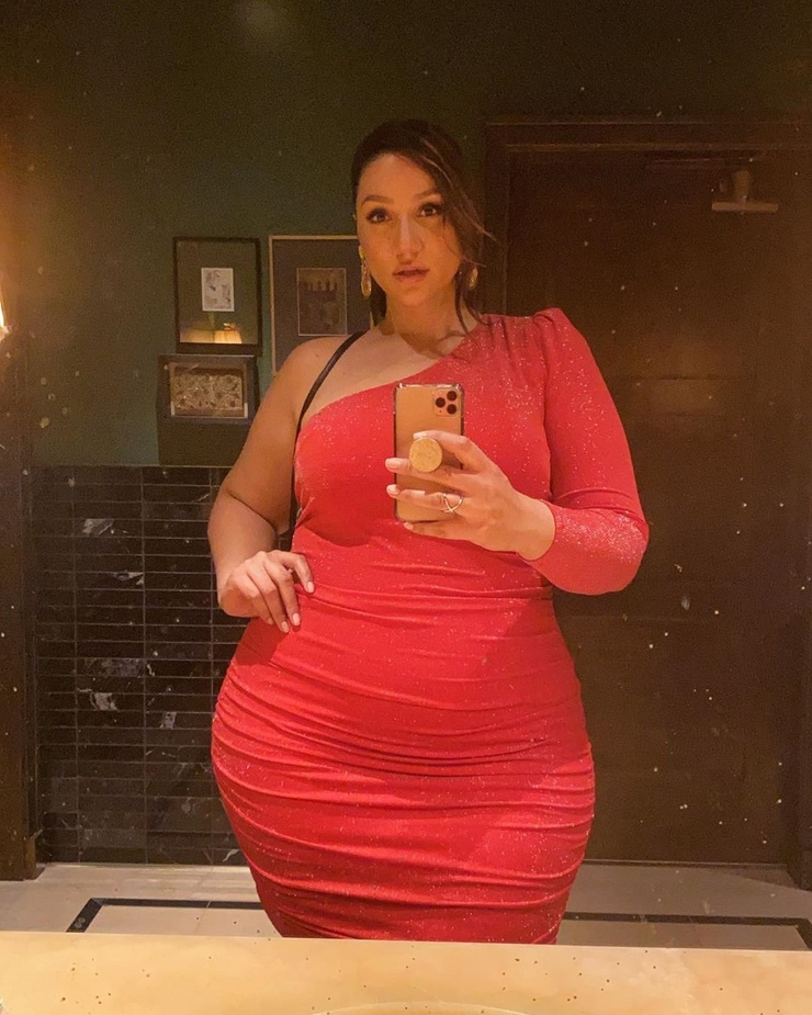 Erica Lauren (Plus Size Model)