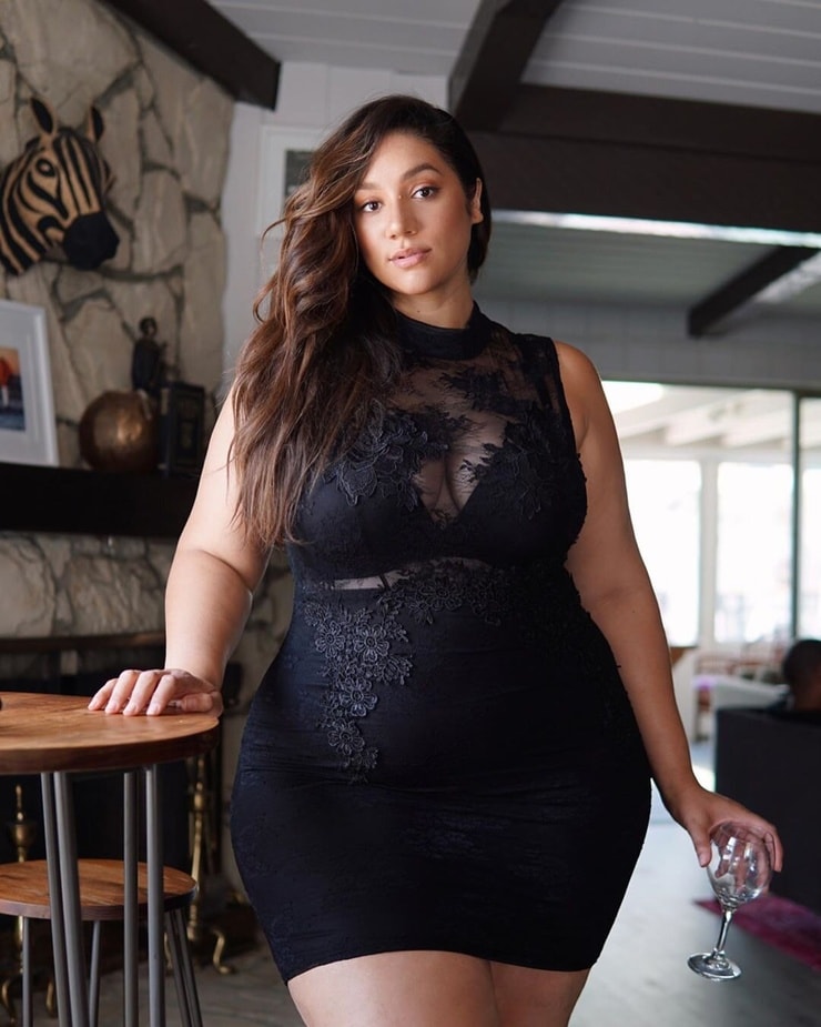 Picture Of Erica Lauren Plus Size Model 8144