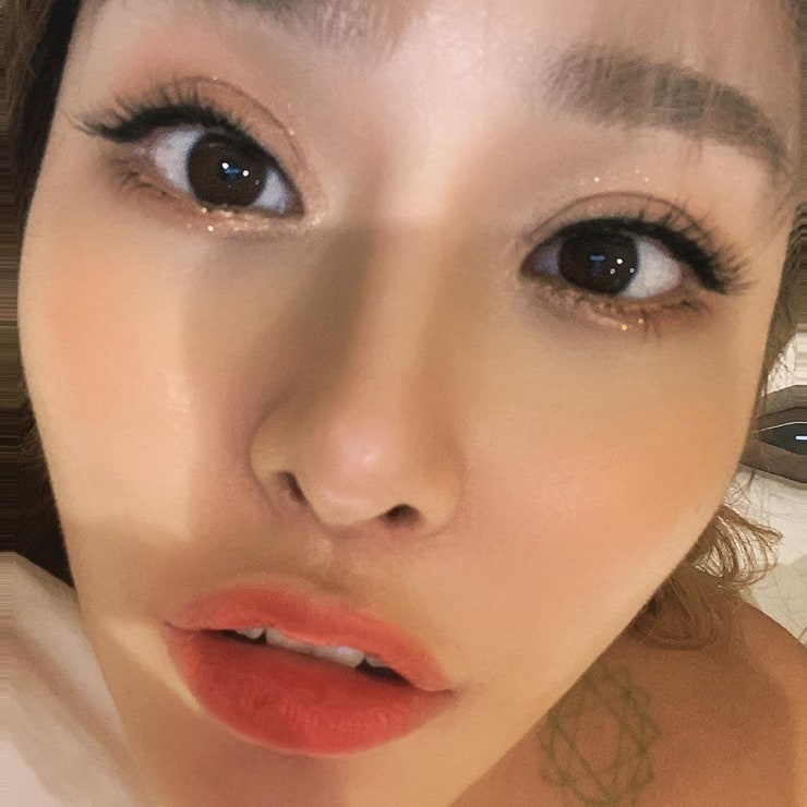 Songyuxin hitomi instagram