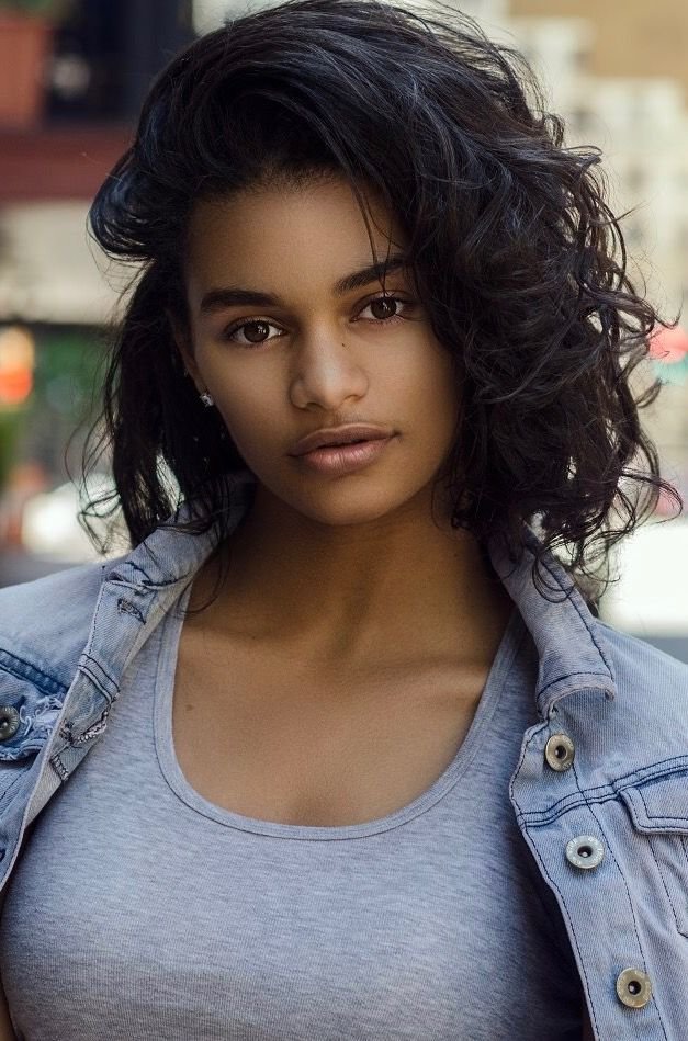 Picture of Ashleigh Baugh