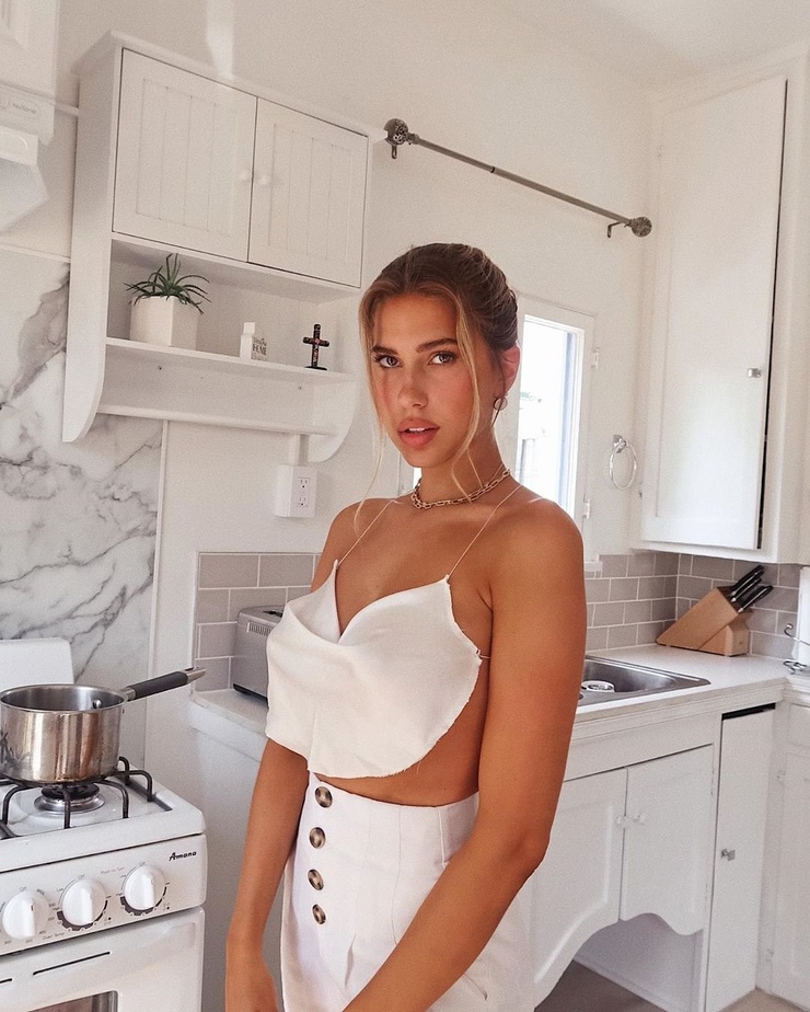 Kara Del Toro Kara Del Toro