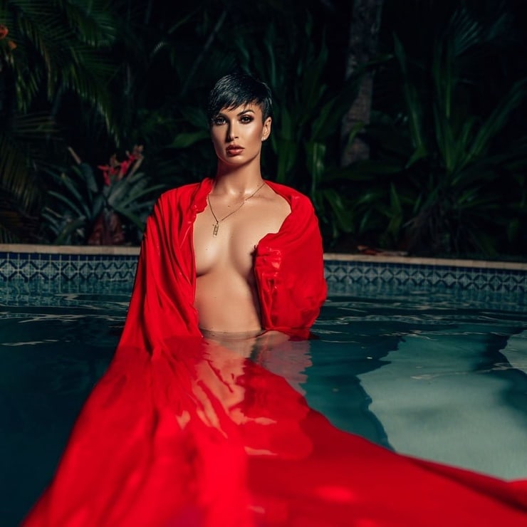 Zahra Elise Zahra Elise