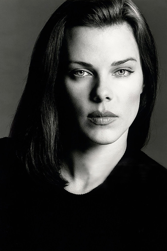 Debi Mazar