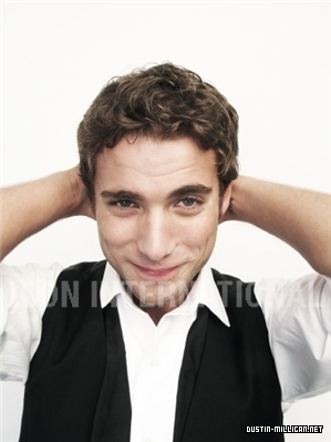 Dustin Milligan