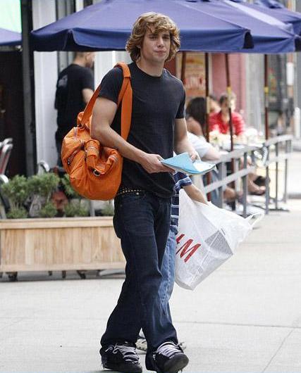 Dustin Milligan