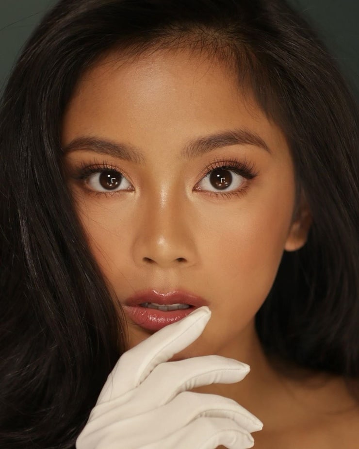 Ylona Garcia