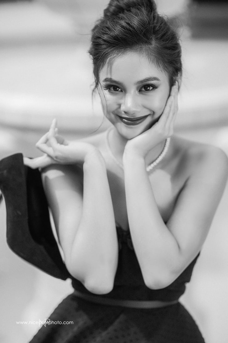 Ylona Garcia
