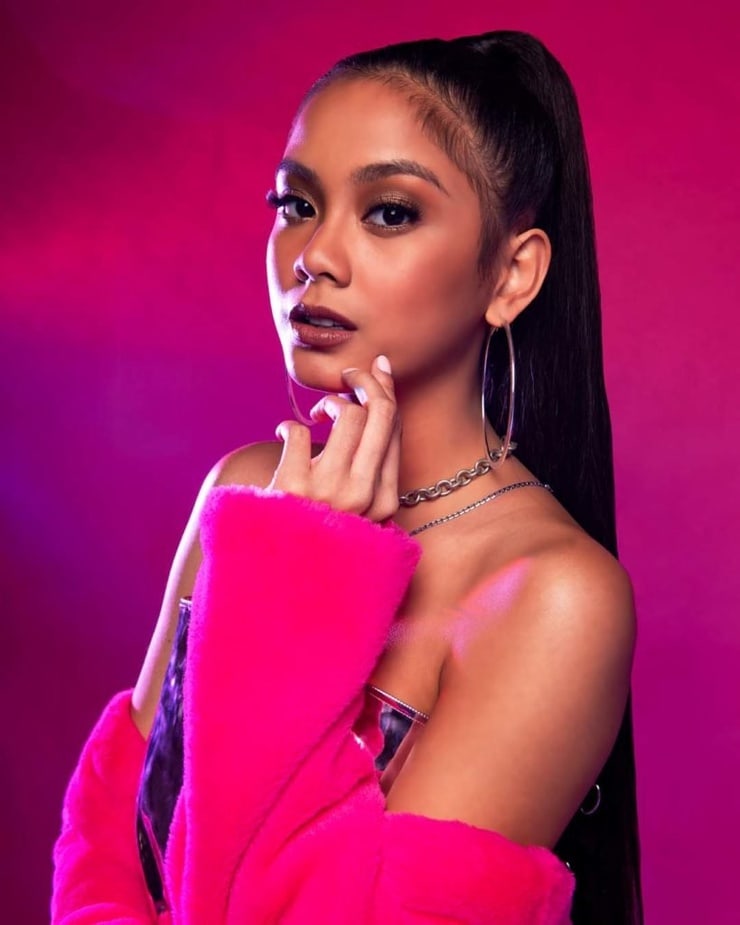 Ylona Garcia