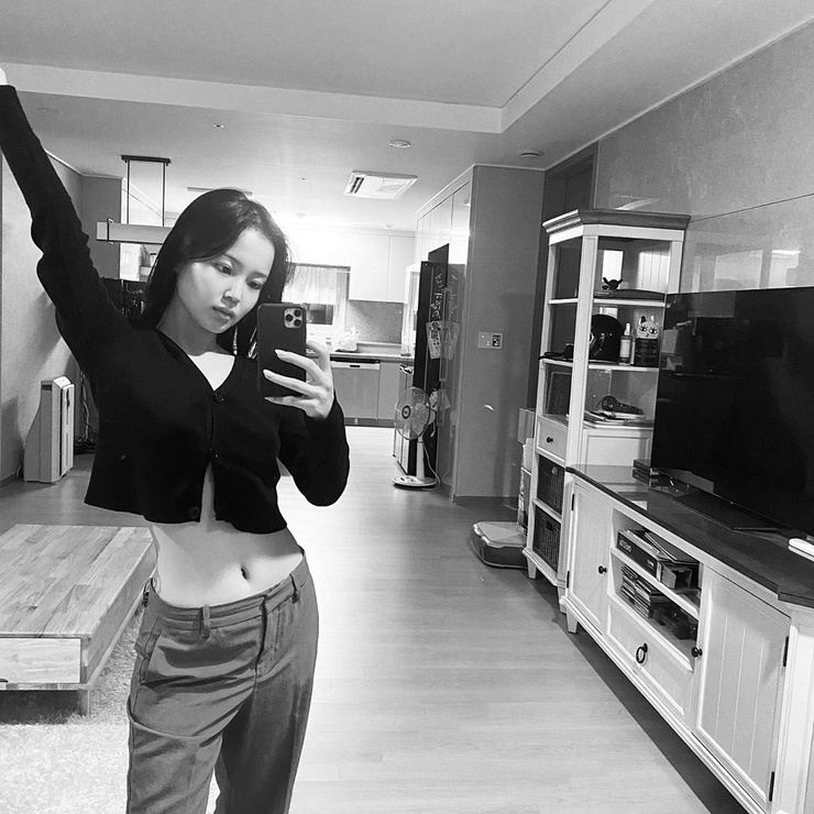 Lee Ha Yi