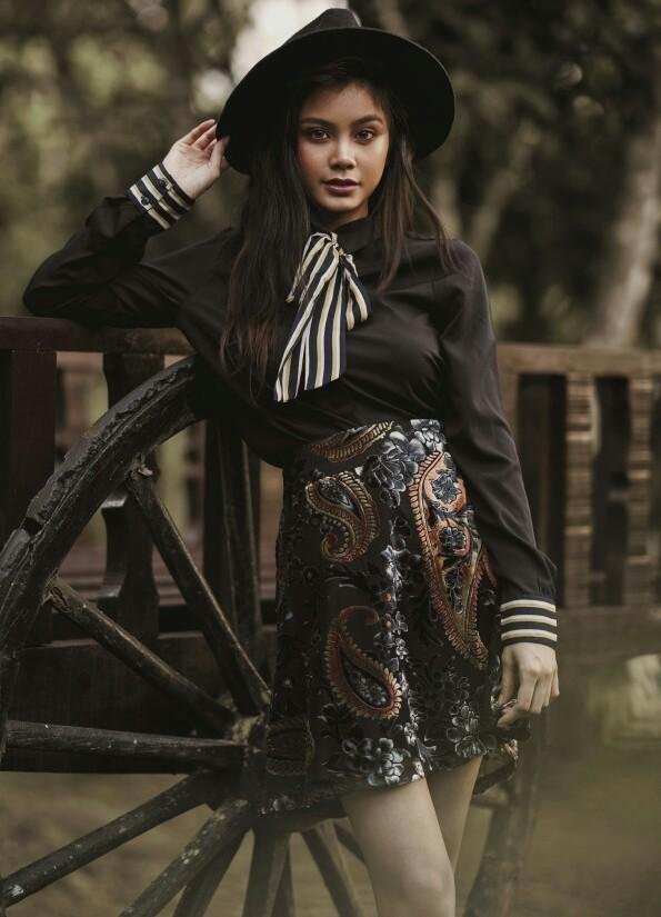 Ylona Garcia