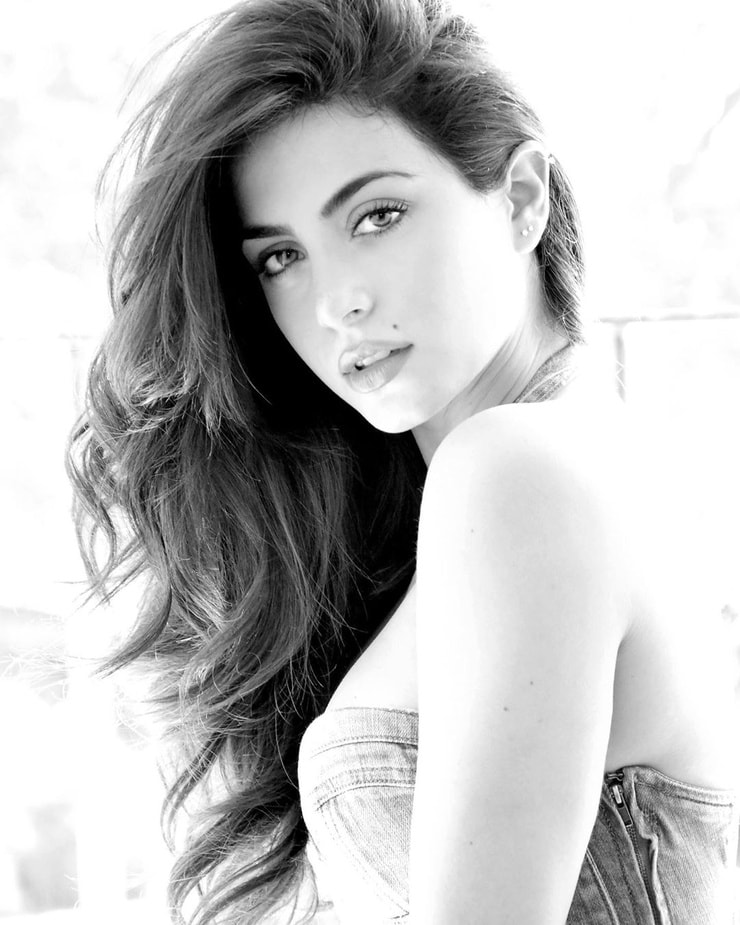 Picture of Emeraude Toubia