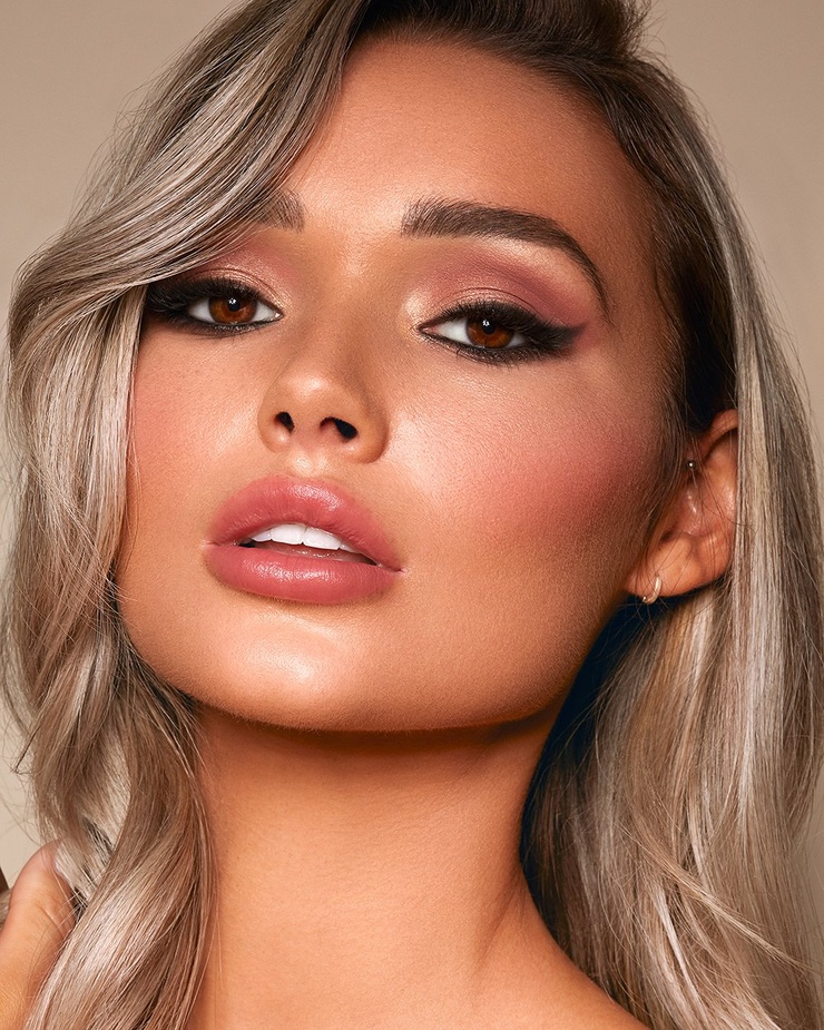 Picture of MIA BROWN model