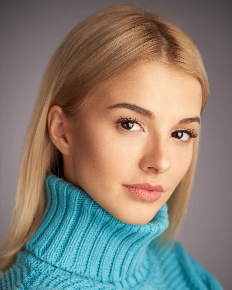 Angelina Aisman Angelina Aisman