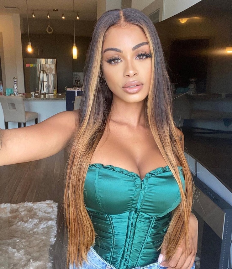 Analicia Chaves Analicia Chaves