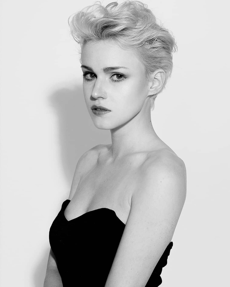Sasha Holland (model) Sasha Holland (model)