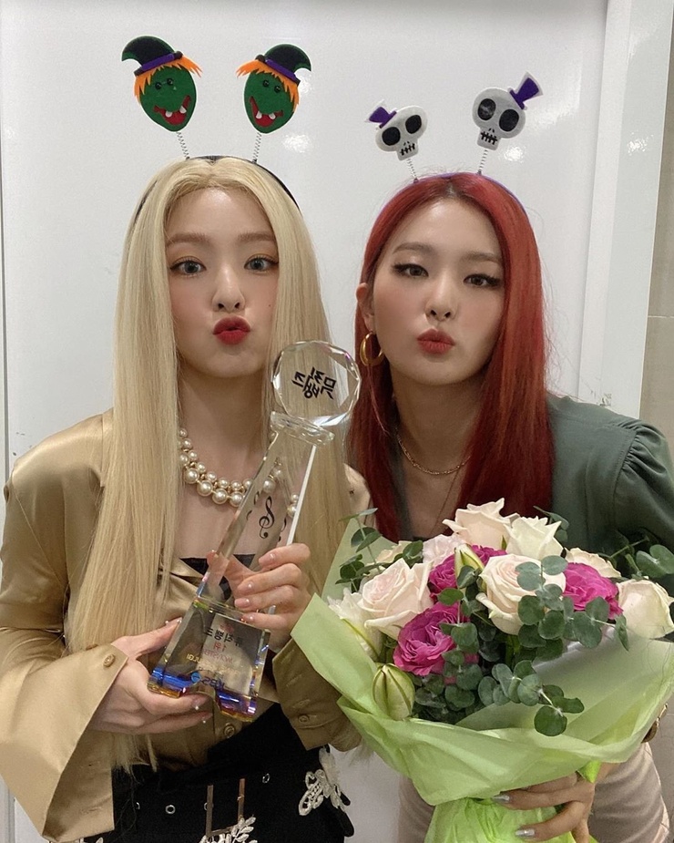 IRENE & SEULGI
