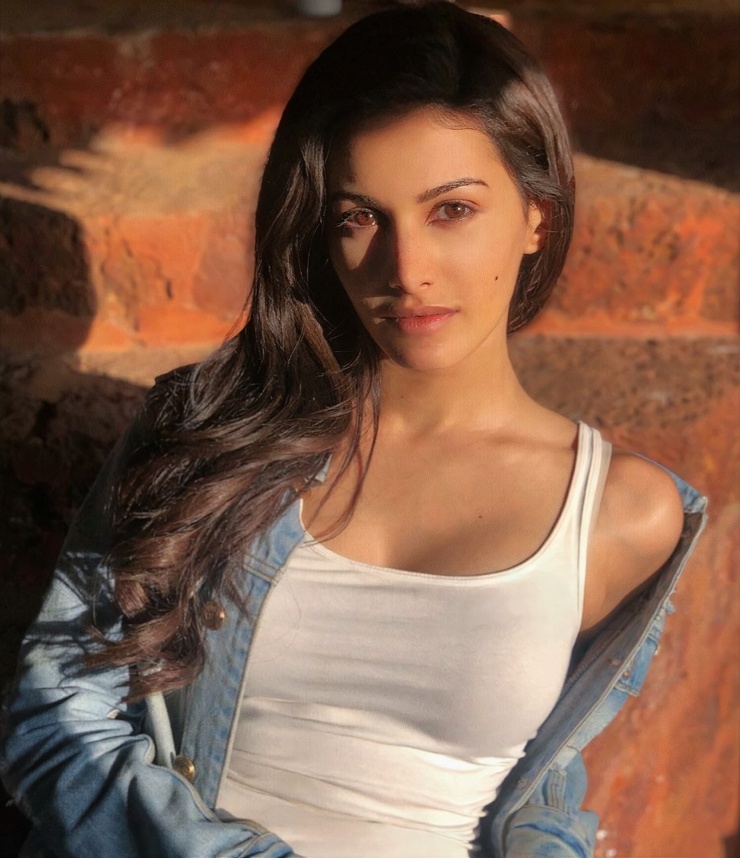 Amyra Dastur