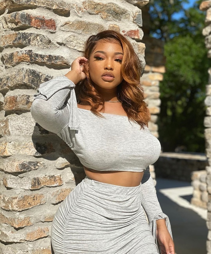 Picture of Ariel Foxx