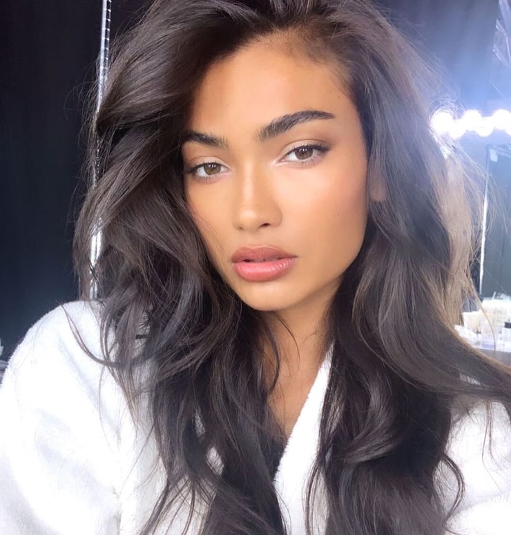 Kelly Gale