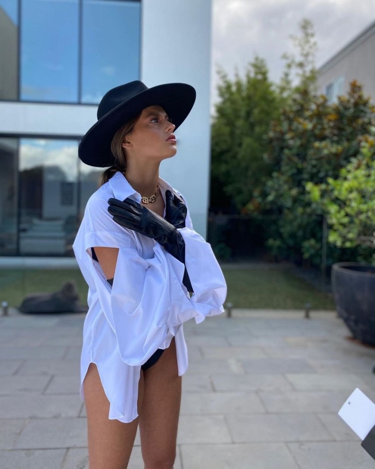 taya brooks