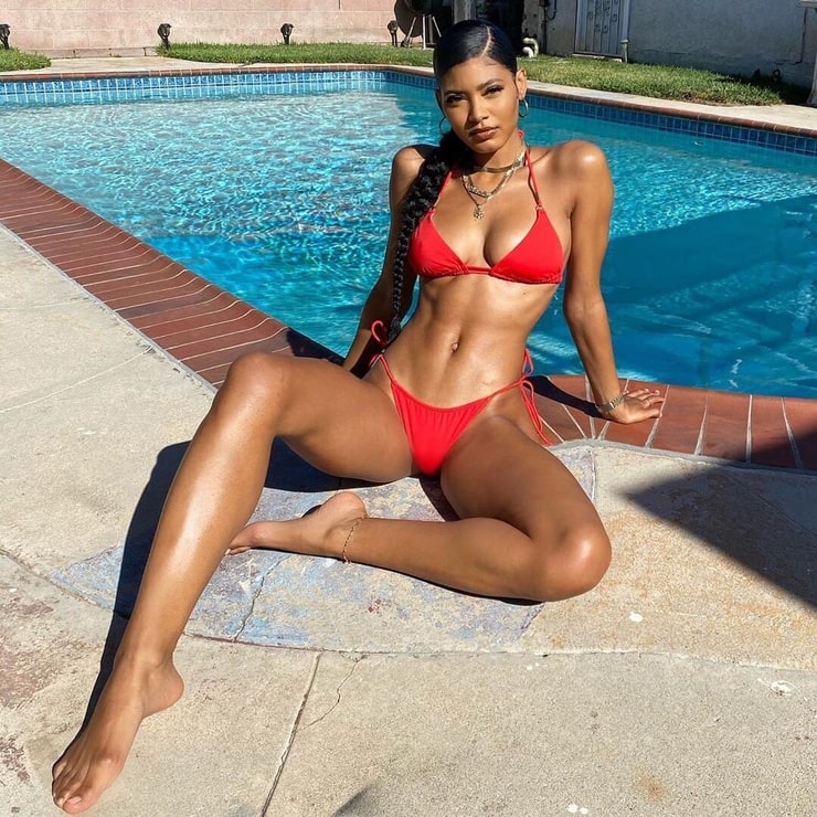 Danielle Herrington Danielle Herrington