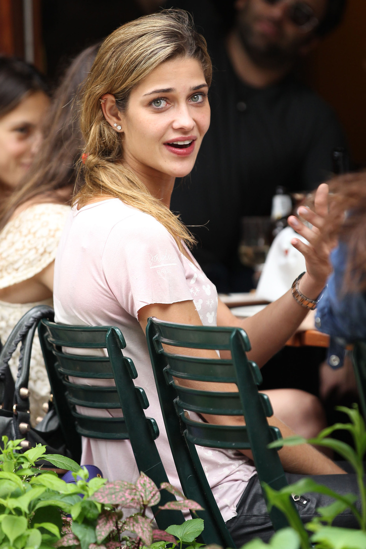 Ana Beatriz Barros Ana Beatriz Barros