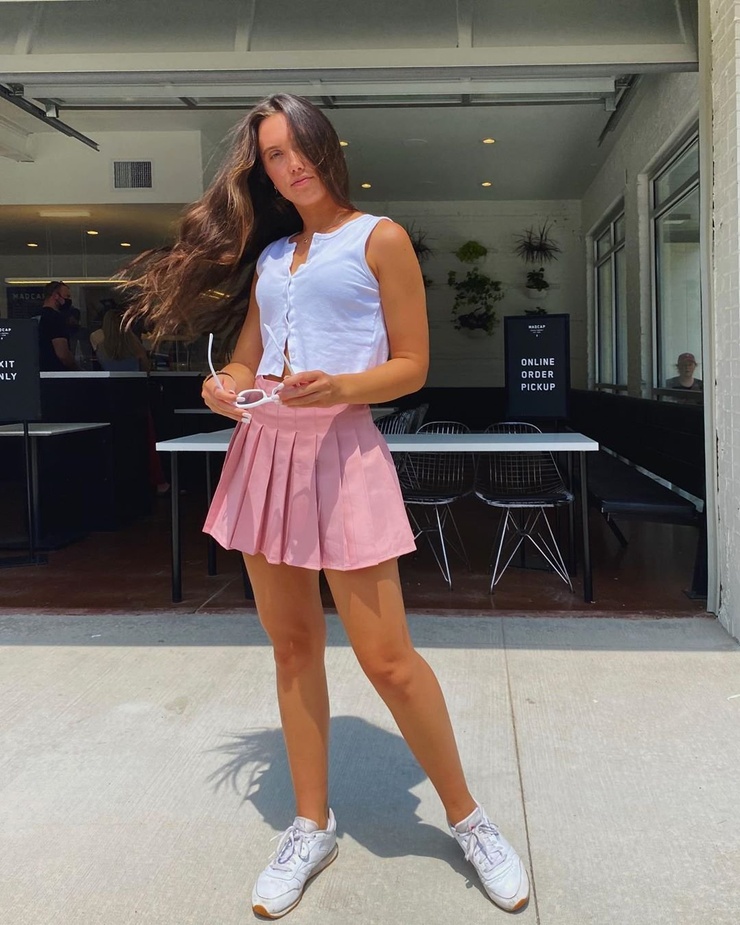 Hannah Meloche picture